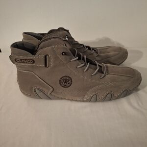 CLOHOO Gray Men's Athletic Shoes with Bungi Closure and Durable Rubber Sole